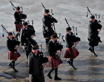 2012_09_04_19_17_burgh_of_tain_pipe_band.jpg