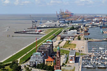 bremerhaven_von_sail_city2.jpg